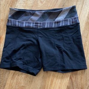 Lululemon yoga shorts- reversible size 4